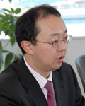 漆原 茂氏