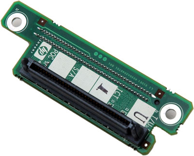 ロジックボードとは小さなコネクタボード経由でドライブが接続されるようになっている