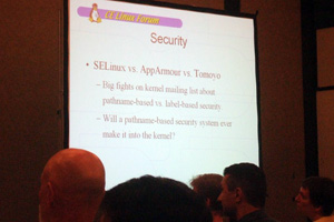 Timのスライドから。SELinux、AppArmor、TOMOYO Linuxの名前がみえる
