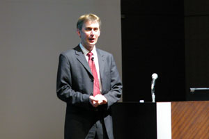 ガートナー リサーチ ビジネス インテリジェンス リサーチ バイス プレジデント アンドレアス・ビテーラ氏