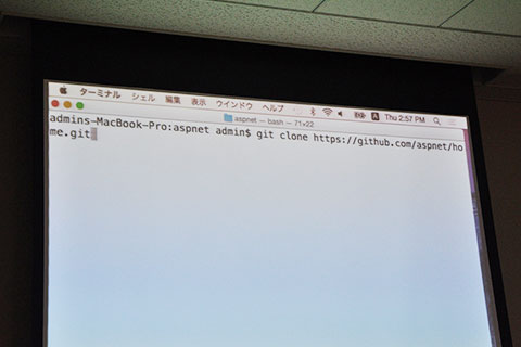 MacでもASP.NET 5が動く。写真はGitHubから新しいASP.NETを取得しているところ