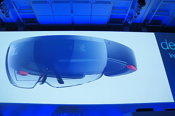 VR/ARヘッドマウントディスプレイのHoloLens