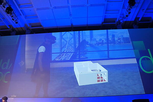 HoloLensもDirectX 12と標準APIでコントロール