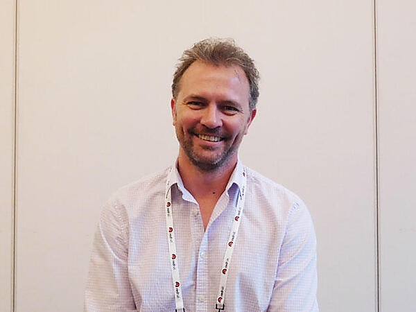 インタビューに応えてくれたスネドン氏