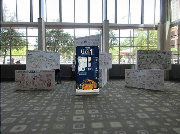 サミット会場でのイラストが書かれたオブジェクト