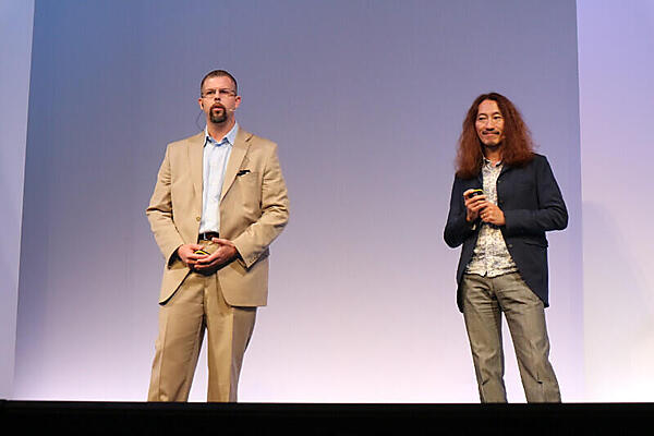 澤円氏とデモを行ったTrull氏