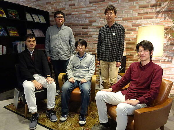 左から鷹雄氏、成尾氏、神田氏、伊藤氏、新田氏