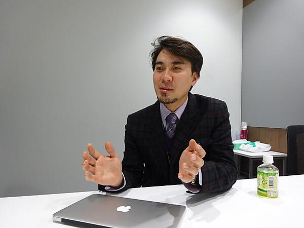 AXLGEARを展開するAXLBIT株式会社の代表取締役社長である長谷川章博氏