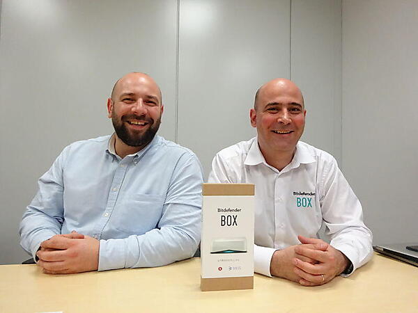 Toni Andrei氏（左）とAlexandru Balan氏