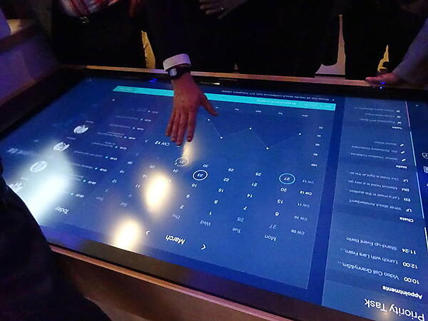 WebUIはシンプルで洗練されている