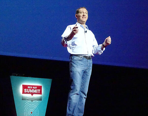 ジェネラルセッションを行うWhitehurst氏