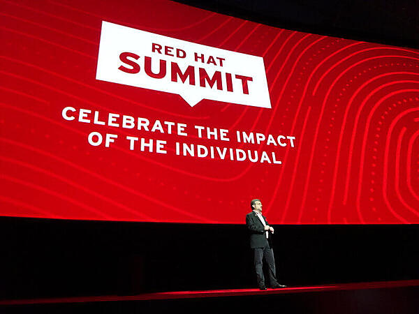 Red HatのCMO、Tim Yeaton氏