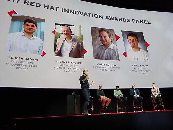 Award発表に先立って行われたパネルディスカッション