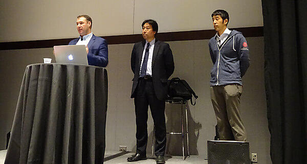 発表するRed Hat、NEC、KDDIの担当者たち