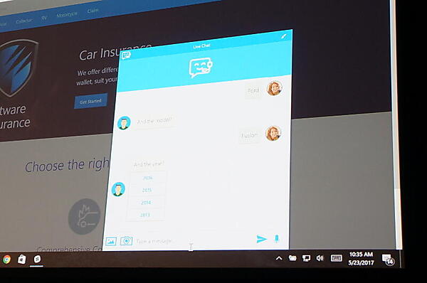 チャットで質問に答えると保険が見積られる