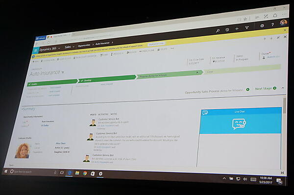 保険会社のDynamics CRMには「ディスカウントをすれば残るかもしれない」と予測が表示される