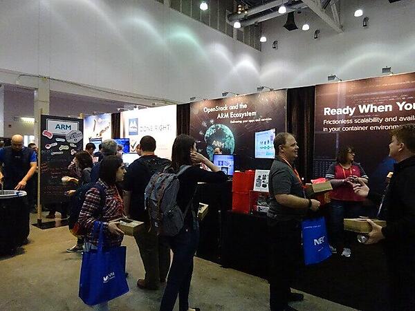 ブースの作りは意外と簡素