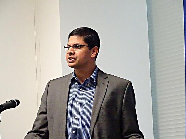 Xi Cloud Servicesを解説するアンジャン・スリニバス氏