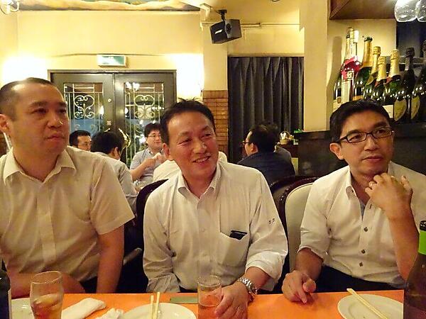 OpenStackの打ち上げパーティの中、時間を割いて参加いただいた加藤氏、鳥居氏、水野氏