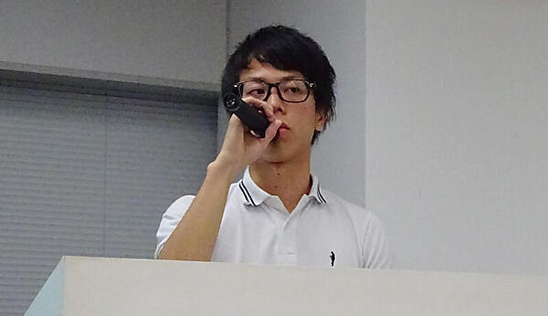 プレゼンテーションを行うNTTコムの松本氏