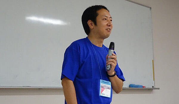 プレゼンテーションを行う前怫氏