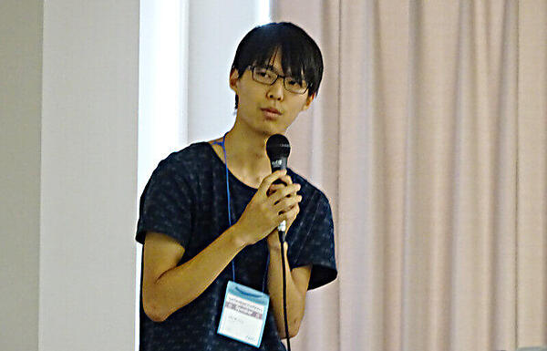 プレゼンテーションを行う伏田氏