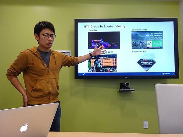 プレゼンテーションを行う片岡氏