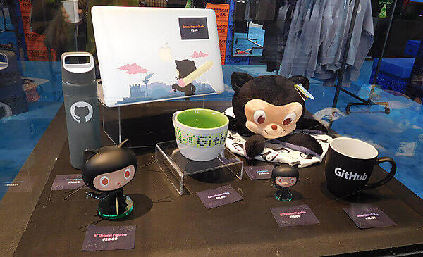 エンジニア以外にも人気が出そうなグッズが揃っている