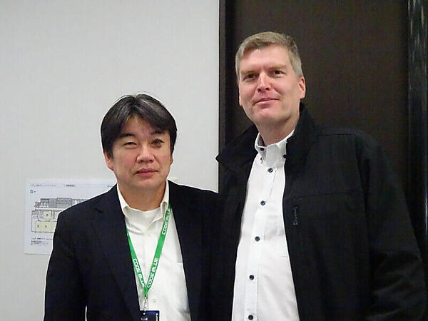マーケティングの柴田氏とCSSのTomi Tuominen氏