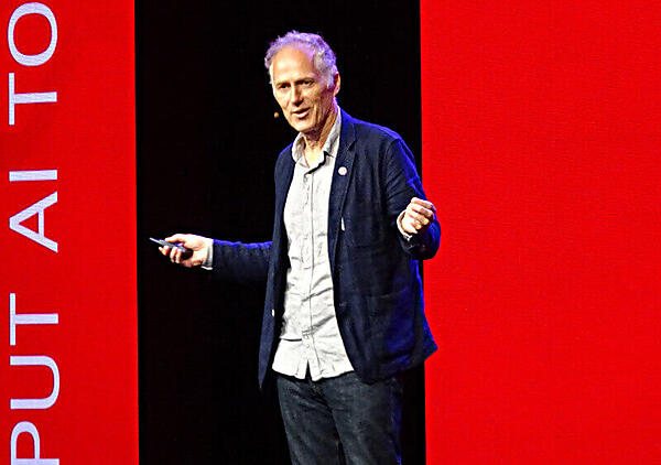 クロージングトークを行うTim O'Reilly氏