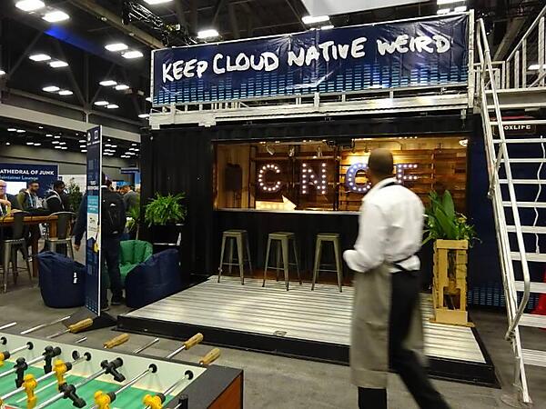 Keep Cloud Native WeirdはKeep Austin Weirdのもじり