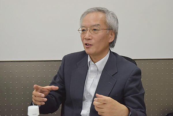 プラットフォームソフトウェア事業本部Linux開発統括部統括部長　江藤圭也氏