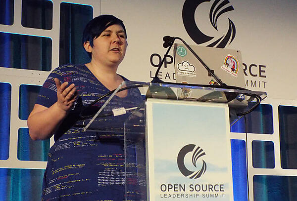 プレゼンテーションを行うMicrosoftのMaggie Pint氏