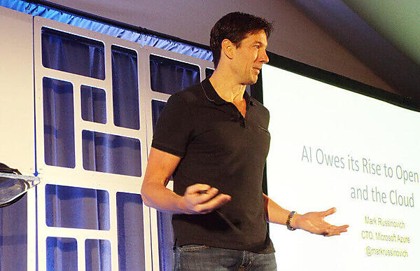 プレゼンテーションを行うRussinovich氏
