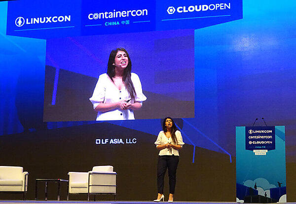 プレゼンテーションを行うNoorali氏