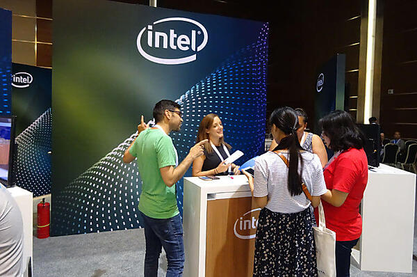 インテルのブース