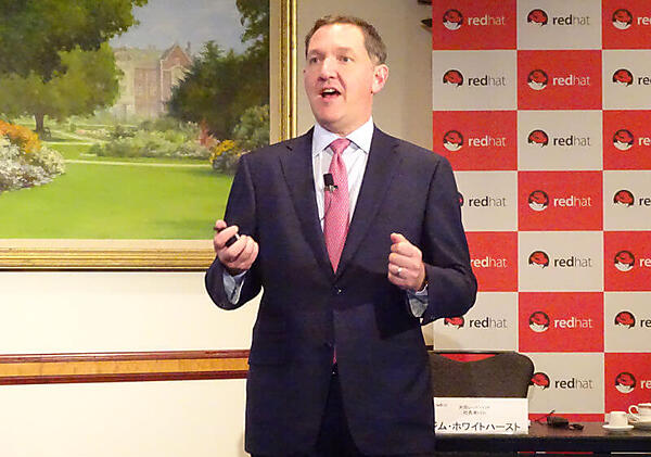 ブリーフィングに登場したJim Whitehurst氏