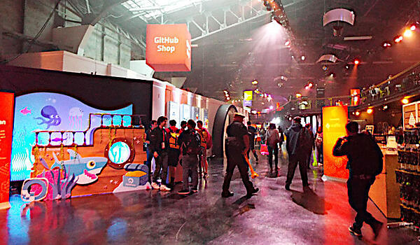 倉庫風のスペースをうまく利用した作り込み