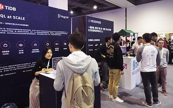 PingCAPとMESOSのブース