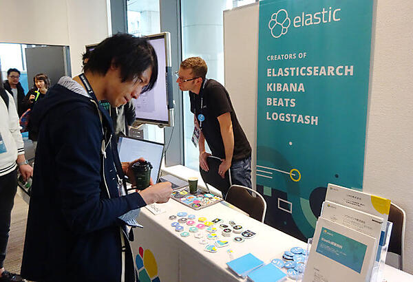 Elasticのブース。いわゆる外資系スタイル