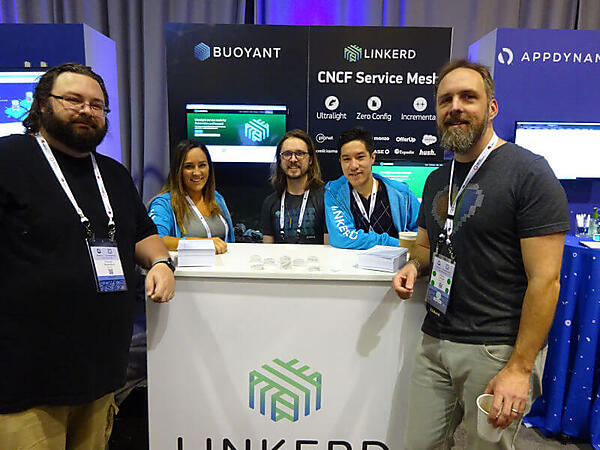 CEO（右端）とCTO（中央）が出迎えてくれるBuoyant