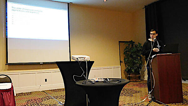 プレゼンテーションを行うLevin氏