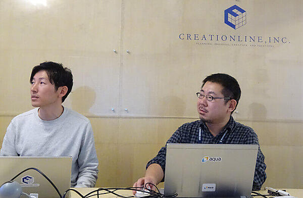 日下氏（左）と佐藤氏（右）