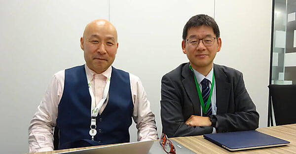 SUSEの田中氏（左）と村川氏（右）