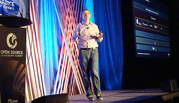 プレゼンテーションを行うGutmans氏