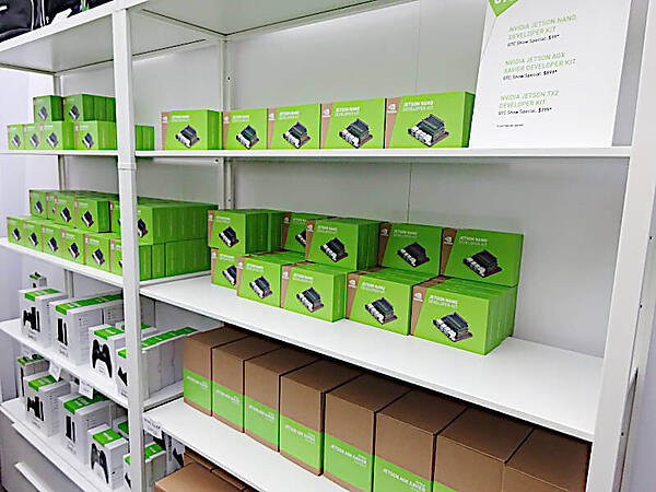 Jetson Nano Developer Kit。かなり売れていたようだ