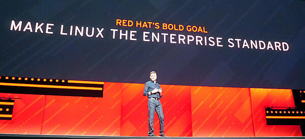 ジェネラルセッションに登壇するPaul Cormier氏