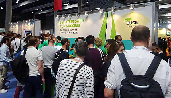 SUSEはグリーン。マスコットのカメレオンも人気だった