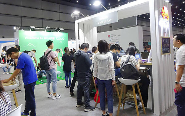 Huaweiのハンズオンコーナー