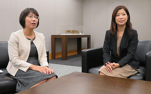 技術理事の行木氏（左）と人事担当者の伊奈氏（右）